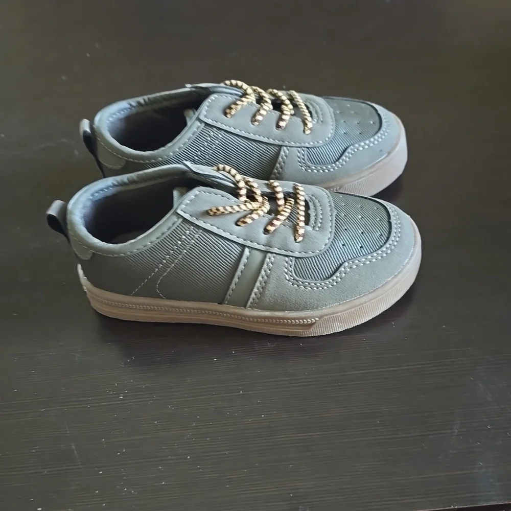 NWOT OshKosh Bgosh‎ Boys Casual Slip On Size 7M